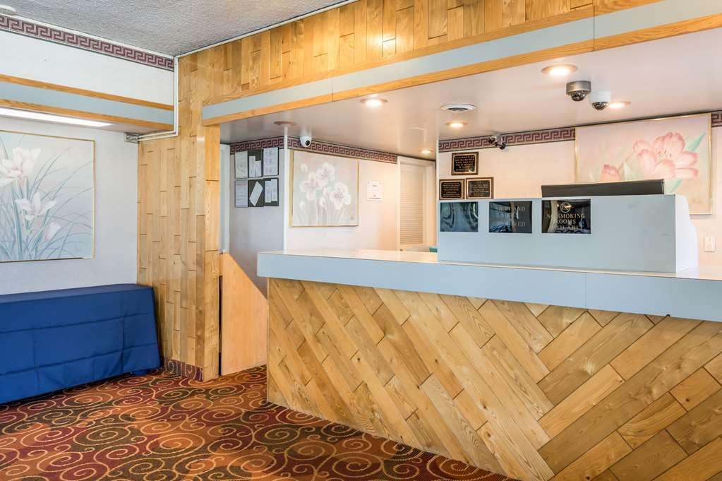 Americas Best Value Inn St. Joseph At I-29 Интерьер фото