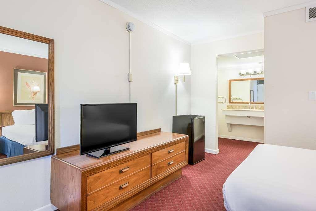 Americas Best Value Inn St. Joseph At I-29 Номер фото