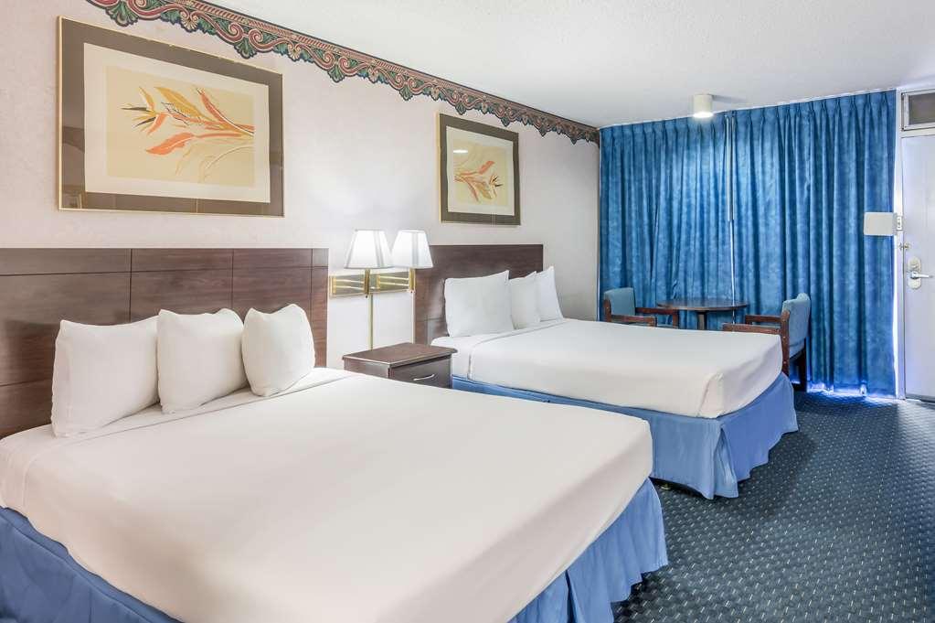 Americas Best Value Inn St. Joseph At I-29 Номер фото