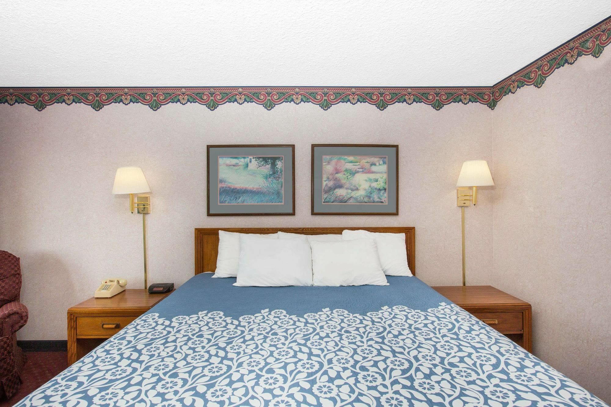 Americas Best Value Inn St. Joseph At I-29 Экстерьер фото